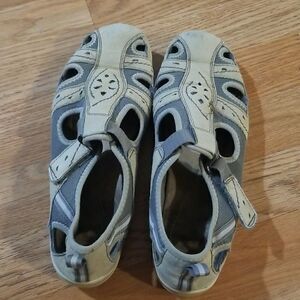 house walking shoes/ sandales 